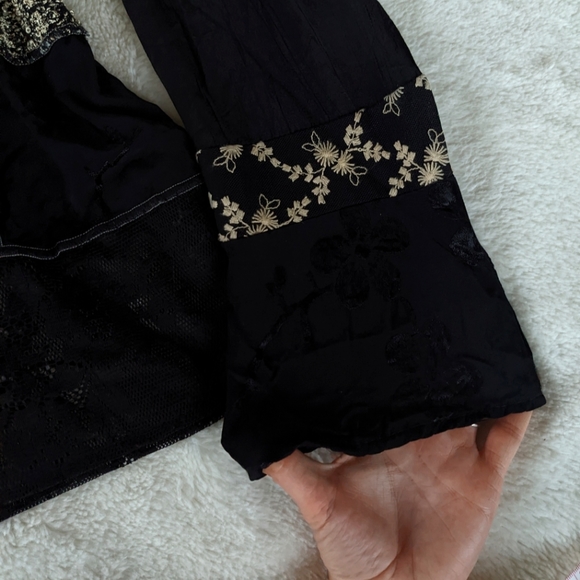 Vintage Spencer Alexis Black and Gold Embroidered Sweater Size 12 - Picture 7 of 10